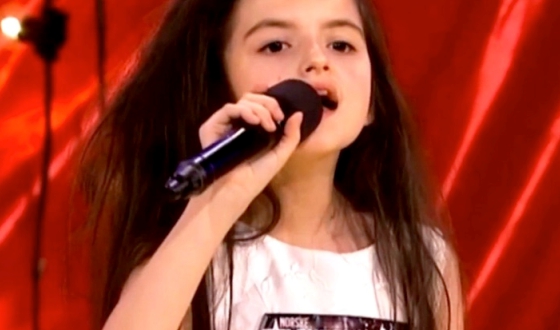 goosebumpmoment about 7-year-old girl sings billie holiday song “gloomy sunday”