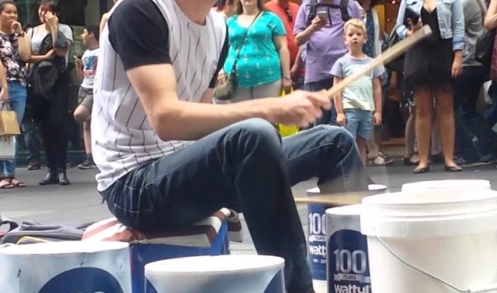 goosebumpmoment about the best drummer ever on the street with buckets