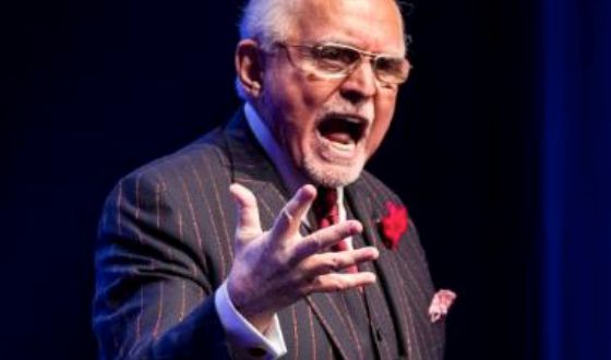 goosebumpmoment about billionaire dan pena’s advice for students & young people