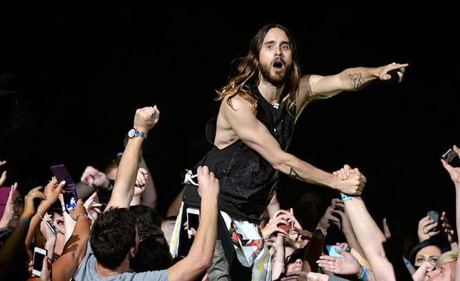 goosebumpmoment about concert by the band thirty seconds to mars